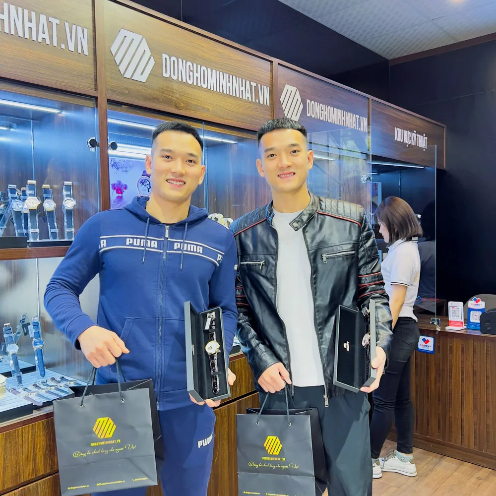 Hoàng Phương - Hoàng Phi - Vận Động Viên